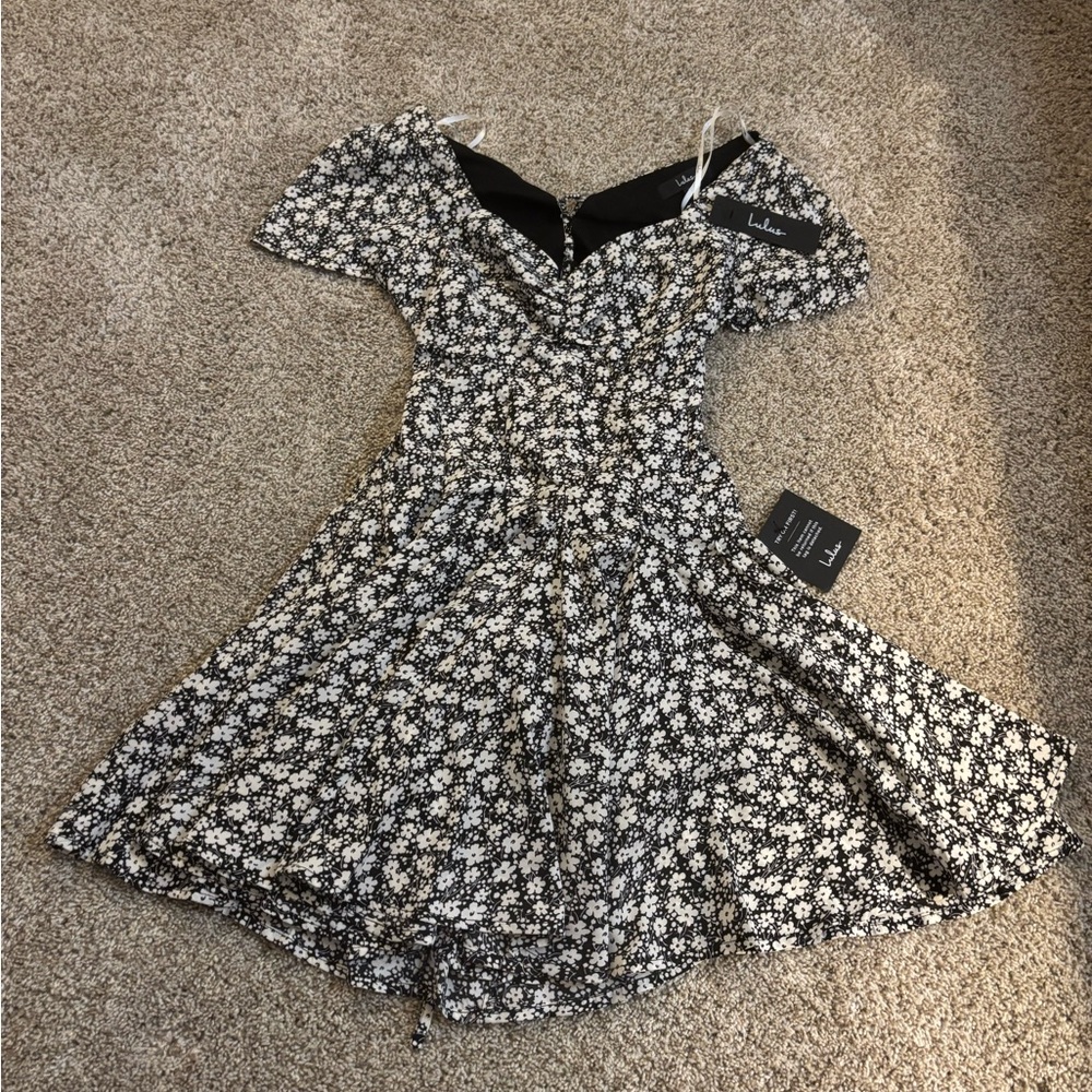 Lulu's Black and White Floral Woman’s Dress